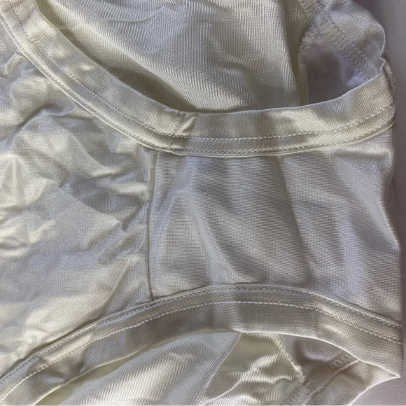 Vintage  Vanity Fair High Waist 100% Nylon Panties Size XXL Deadstock Flawed - Picture 6 of 10